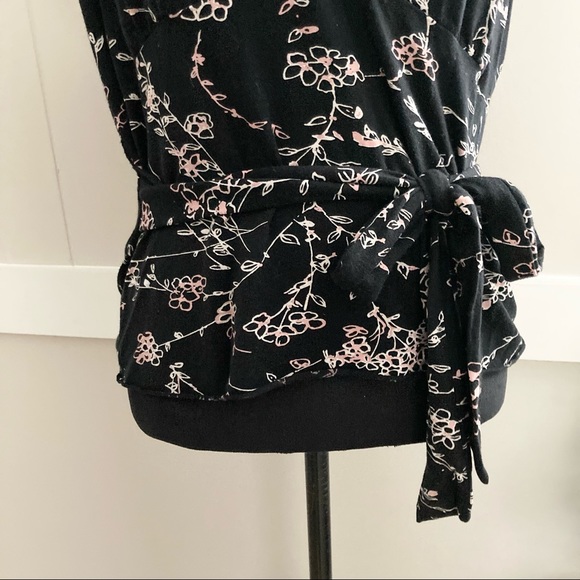 Banana Republic Stretch Black Floral Tie Waist Top - Picture 3 of 7